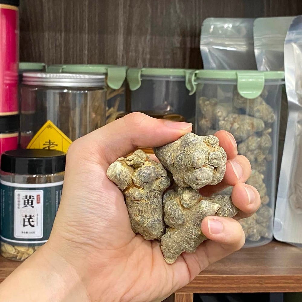 Bột tam thất — tự bào chế bởi Bác sĩ Lê Trung Kiên